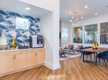 Convenient clubhouse & coffee cafe